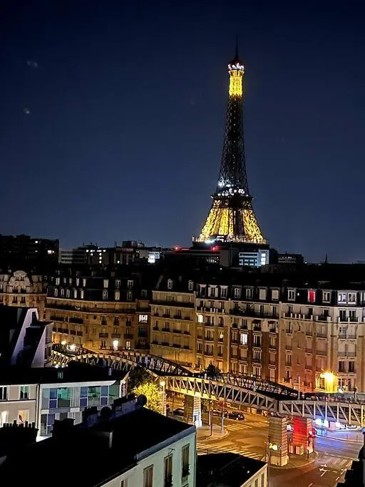 Apartment Tour Eiffel - Studio Vue Imprenable Au-Dessus Des Toits, Balcon Paris France