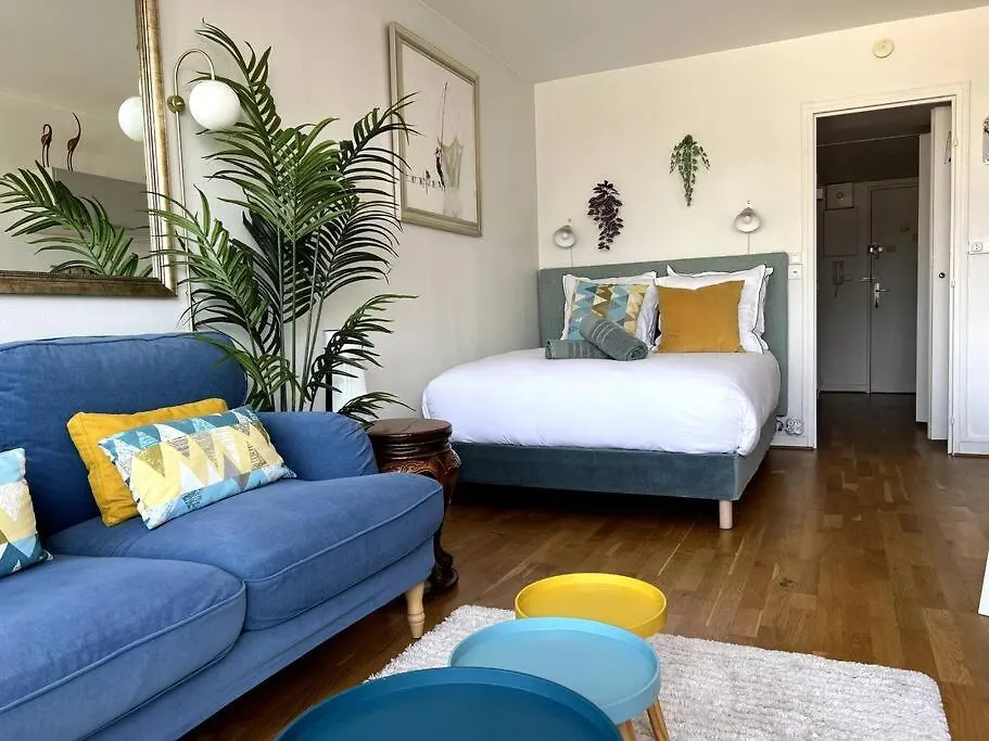 Apartment Tour Eiffel - Studio Vue Imprenable Au-Dessus Des Toits, Balcon Paris