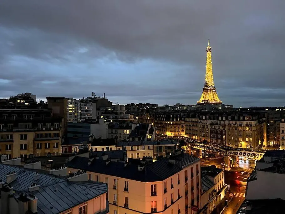 Apartment Tour Eiffel - Studio Vue Imprenable Au-Dessus Des Toits, Balcon Paris