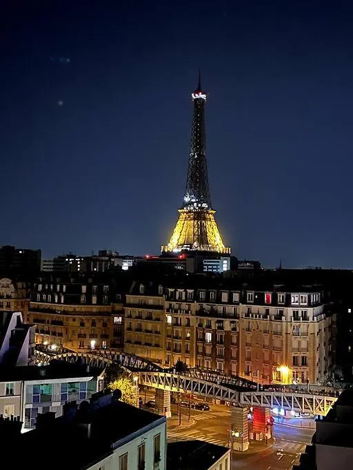 Tour Eiffel - Studio Vue Imprenable Au-Dessus Des Toits, Balcon Parigi Appartamento